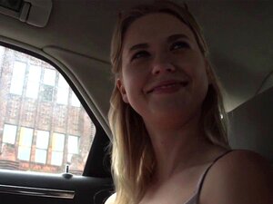 Vadia Holandesa De Meias. Puta Holandesa De Bicas Cavalga O Pau Do Turista Real Por Dinheiro