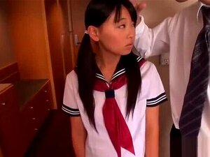 Kyrpä Japanilainen Suussa