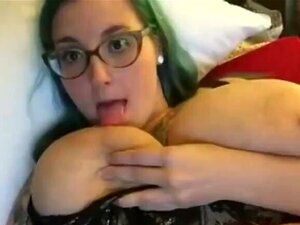 Mia Khalifa Macocha Pokazuje Swoje Duże Cycki Na żywo Na Seksie Na Kamerze