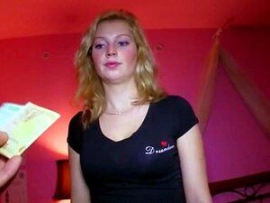 Europeisk Babe Maya Blir övertalad Att Ha Sex För Pengar