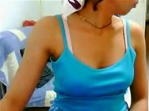 Indian Cutie Rubbing Her Pussy On Cam, This Cute Indian Babe Likes To Go Nuts On Cam And Rub Her Pussy Until It Turns Red And Makes Her Cum Loud. It Helps A Lot To Rub Those Tittes Nicely Before Giving Such A Good Show.