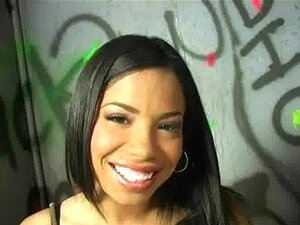 Gloryhole Pušenje Kurca - Međurasni Blowjob Video 16