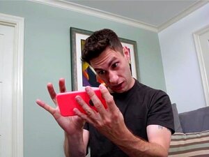 Рејчел Рокс добија фацијал од обдареног пасторка