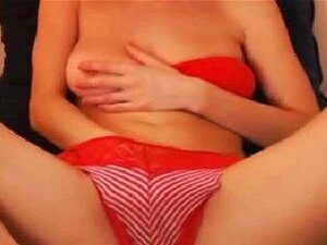 Nadine Vor Der Webcam