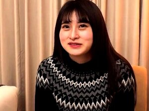 Kurvige Japanische MILF Macht Sich Bereit Für Ein Tiefes Ficken