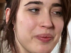 WOW. Süße Deutsche Studentin Lässt Die Decke Fallen