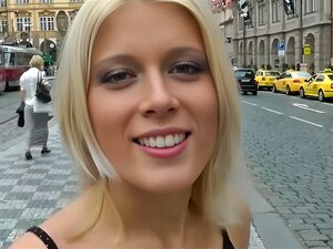 Exclusieve Praag Tour Met Geile Blonde Zoete Kat & Facial