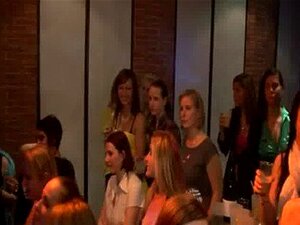 Grupni Seks Divlja Patty U Noćnom Klubu