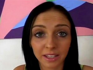 20-jarige Stephanie Is Gecast Voor Een Pornoscène