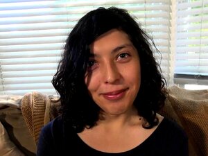 Uma Trans Gostosa Acaricia Seu Pau Duro Em Um Casting