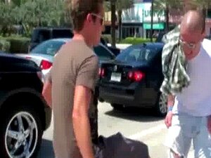 Zdesperowana ślicznotka Nago W Miejscu Publicznym I Pieprzy Się, By Zapłacić Czynsz 23