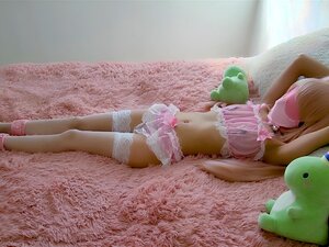 Liten Styvdotter Dominerad, Nästan Creampie