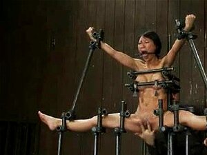 Schöne Schlampen In Fesseln