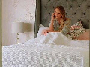 Doświadcz Intensywnych Namiętności, Gdy Oddaje Się Potężnemu Czarnoskóremu Współlokatorowi. Nie Uwierzysz, Co Się Dzieje, Gdy On Przejmuje Kontrolę. Przygotuj Się Na Dziką Jazdę!