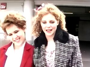 Ране сцене Тиффани Валкер четворка и бријање Маца