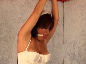 Bestrafung Der Frechen, Gefesselten Und Geknebelten Dienstmädchen