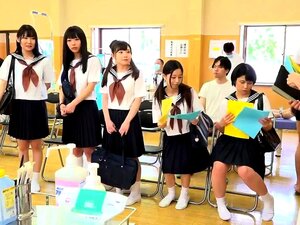 Esposa Morena Gordita Disfrutando Del Sexo En Perrito En La Ducha