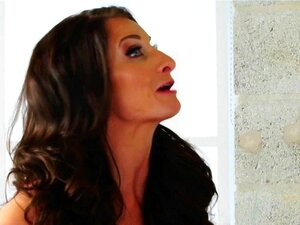 Силвиа Саиге ултимативна тројка завођење забава. Гледајте како најбоља заводљивост од стране зреле жене бива ухваћена на камери вау