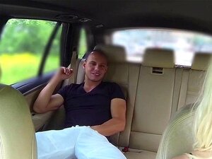 Plavuša Taksista Tražila Je Klijenta Za Jebanje