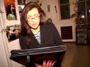 Fisting Njemačke Brinete U Njenom Stanu