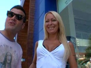 Tamara Dix I Offentlig Milf Casting - Leche69, Heta Färska Sötnosar är Angelägna Om Att Tjäna Extra Pengar Men är Inte Villiga Att Anstränga Sig. Tama, En Blond Latinamerikansk Mamma är Mer än Villig Att Stödja Sitt Hushåll