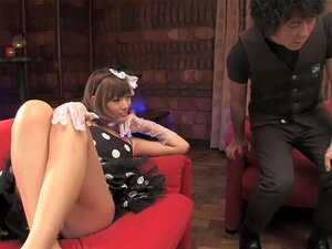 Śliczna Japońska Dziewczyna Spełnia Swoje Brudne, Perwersyjne Marzenia W Miejscu Publicznym