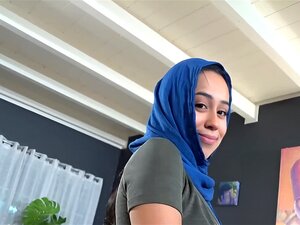 Het Hijab-styvsyster Dania Vegax Lärs Av