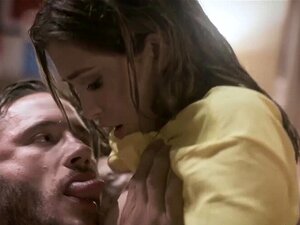 Zorra Curiosa Engaña A Su Novio Con Un Tipo Mayor E Incircunciso. La Curiosa Y Pequeña Zorra Jane Wilde Con Tetas Pequeñas Engaña A Su Novio Con Otro Que No Está Circuncidado Y Que Le Folla El Coño Fresco De Manera Ruda