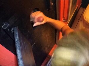 Working Coccks For Cum At Glory Hole