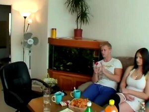 Schau Dir An, Wie Heiße Gruppen-College-Süßen Mit Tschechischen Mädchen Ficken 002 Jetzt! - Anal, Milf, Süße Pornos Heiße Gruppen-College, Süße Ficken Mit Tschechischen Mädchen 002