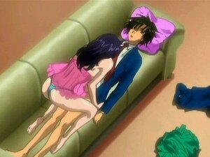 Brünette MILF Liebt Es, Einen Frischen, Warmen Schwanz In Ihren Mund Zu Spritzen. Sehr Sexy Milf Mit Riesigen Titten Liebt Es, Einen Pulsierenden Frischen Schwanz Hart In Ihrem Warmen, Weichen Mund Kommen Zu Lassen