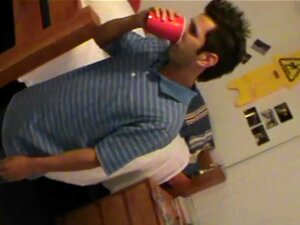 Dickdorm Video: Work Out, In Diesem Neuesten Beitrag Haben Wir Etwas, Das Ich Sehr Gut Erzählen Kann. Zwei Kumpels Kämpfen Im College, Wie Alle Anderen Mit Geld, Also Was Tun, Als Uns Ein Video Für Etwas Geld Einzureichen. Glück Für Sie, Sie Haben Eine Fr