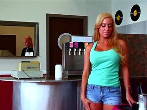 Diese Blonde Webcam Schönheit Zeigt Alles Mariah Leonne Liebt Schwänze