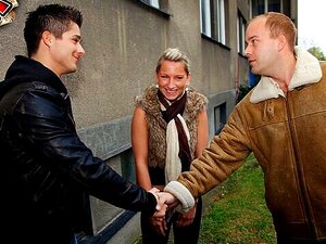 Зрела курчина у свежој пички