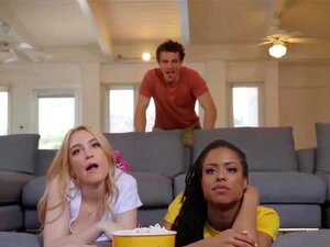 Reality Kings - Musta Ja Valkoinen Fit Bbfs Jakaa Kukko Elokuva-iltana