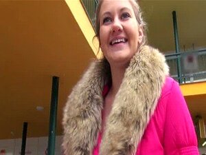 Gebogen Over Brunette Amateur Neuken Outdoor Pov