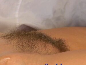 Massagekamers Rijpe Vrouw Met Harige Kut Krijgt Orgasme