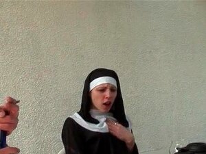 Papa Baise Sa Bonne Sœur Avec Son Ami