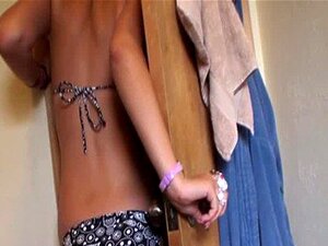 Легалне године слаткица се јебе са странцем