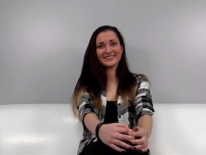 Sensationele Petra 's Eerste Keer< / Variant> < Variant>Petra' S Stomende Eerste Verschijning