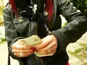 Villig Rödhårig Sötnos Går Med På Att Ha Sex För Pengar