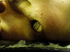 Primeiro Uma Lata De Refrigerante, Depois Uma Garrafa De Mickey PROFUNDA No Meu Cu