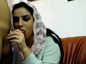 Doživite Intimnu I Ličnu Vezu Sa Vrelom Evropskom Lepoticom U Ovom Amaterskom POV Web Kameri Video Snimku. Gledajte Kako Zadovoljava Svoju želju Za Kurcem Na Najviše Voyeuristic Način.