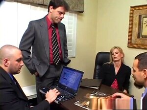 Heißeste Pornodarstellerin Darryl Hanah In Einem Fabelhaften Reifen, Blonden Xxx-Clip, Darryl Hanah Ist Eine Hübsche, Blonde MILF Mit Großen Natürlichen Melonen, Harten Nippeln Und Einer Ordentlich Rasierten Muschi, Die Von Einem Der Gangbanger Durchgenom