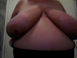 Roikkuu Hirviö Tissit Alkaen Valerie