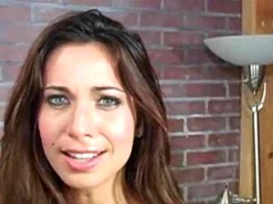 Superheta Och Sexiga Tiffany Taylor Knullar Och Suger Kuk Och Får Sedan Sperma I Munnen!