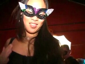 Azjatycka ślicznotka W Ustach I Cipce Pieprzona Przez BBC Dużą Cycatą MILF