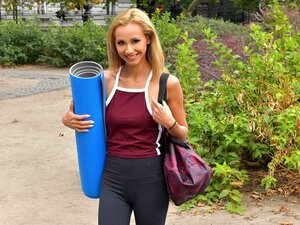 Прелепа Латина са округлом гузом Вероника Леал воли хардкор анал