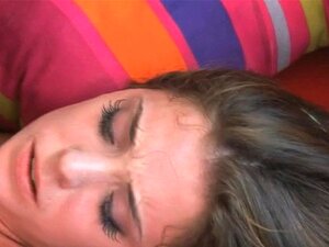 Frekk Søtnos Elsker Hard Sex. Fantastisk Og Frekk Søtnos Er Glad I å Ha Vill Sex