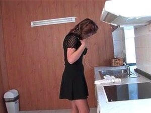 Ze verveelde zich met schoonmaken,